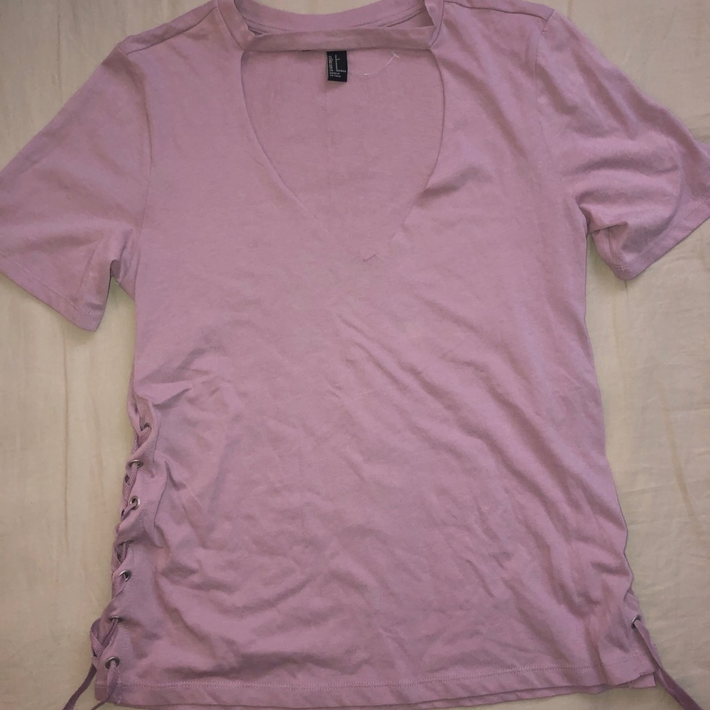 mauve tshirt